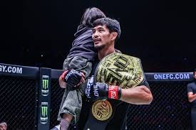 详解棒球规则中的打击干扰及补偿