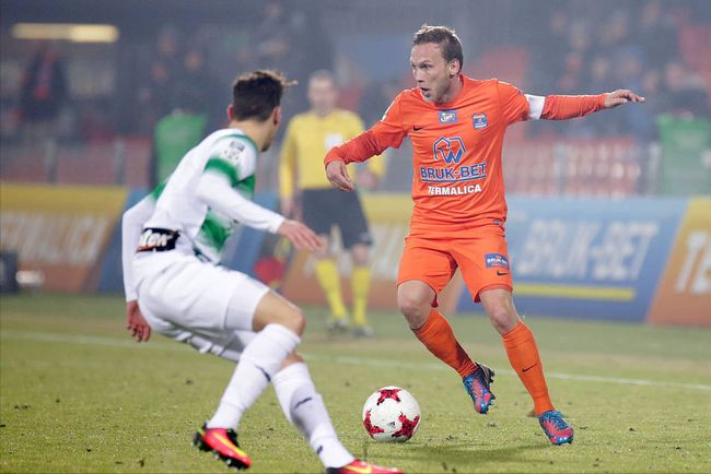 他不仅在西 他不仅在西